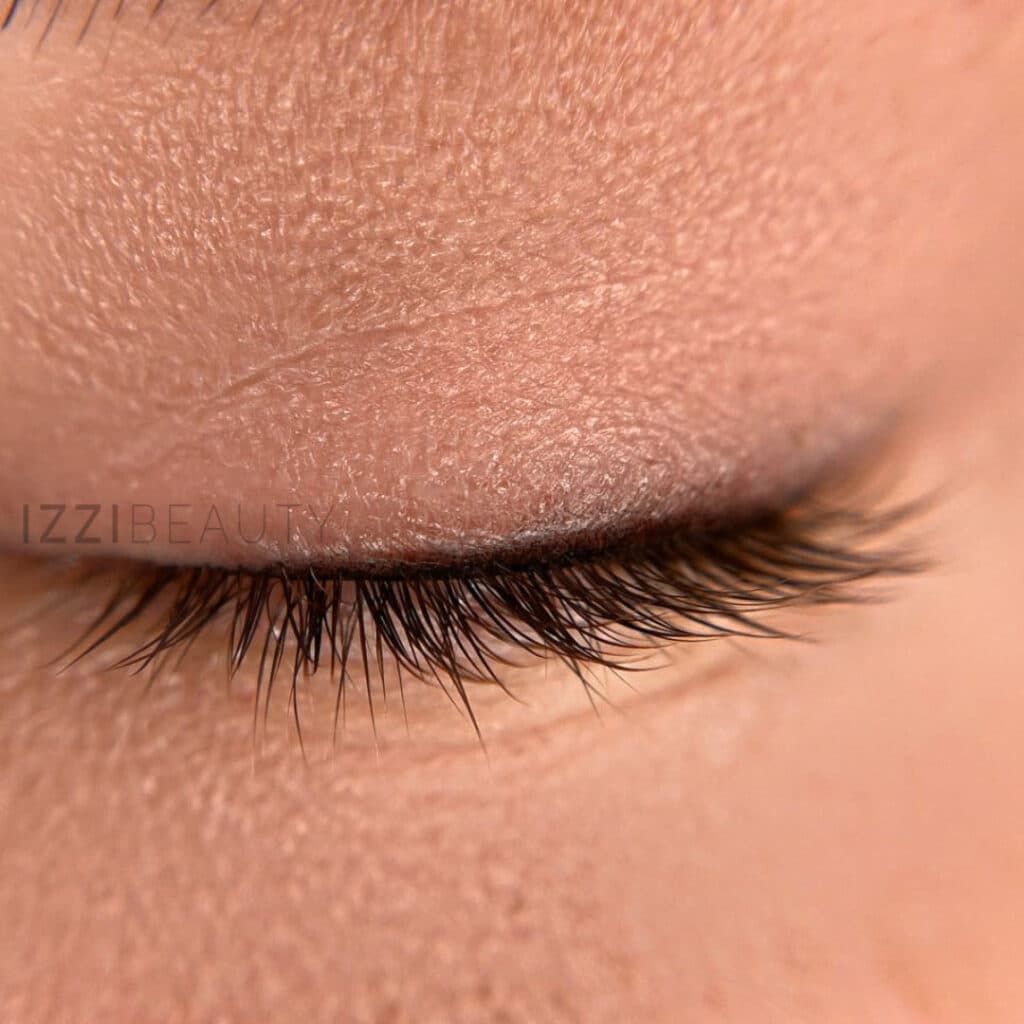 Genezing na PMU Eyeliner